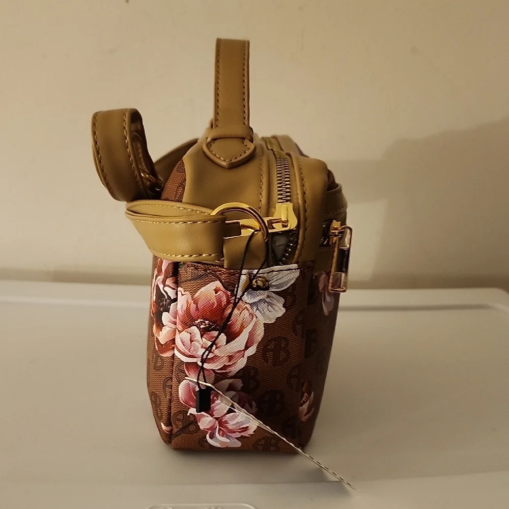 🌸 Alexis Bendel Crossbody Bag w/Free Alexis Bendel Card Wallet
